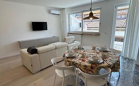 Isabel Apartment